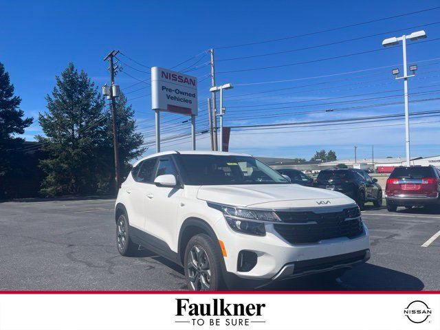Used 2025 Kia Seltos LX AWD/4WD image 1
