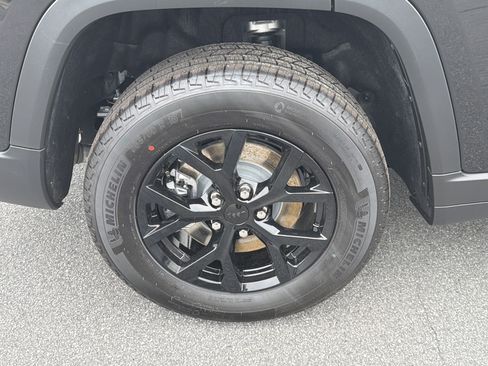 New 2026 Jeep Grand Cherokee L 2WD image 21