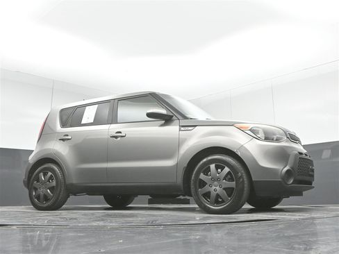 Used 2015 Kia Soul image 29