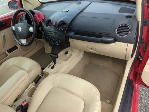 Used 2008 Volkswagen Beetle SE image 22