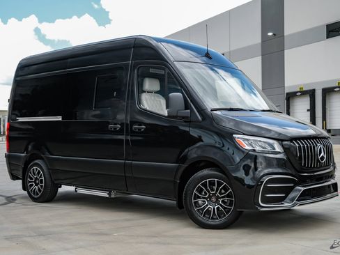 Used 2022 Mercedes-Benz Sprinter 2500 image 21
