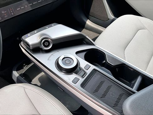 Used 2023 Kia EV6 Wind RWD image 14