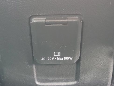 Used 2020 Chevrolet Trax LT w/ LT Convenience Package FWD image 25