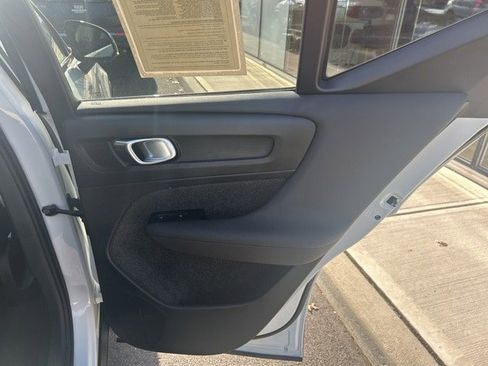 Certified 2025 Volvo XC40 B5 Plus AWD/4WD image 12