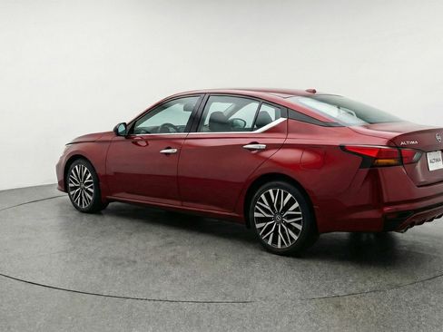 Used 2025 Nissan Altima 2.5 SV image 6