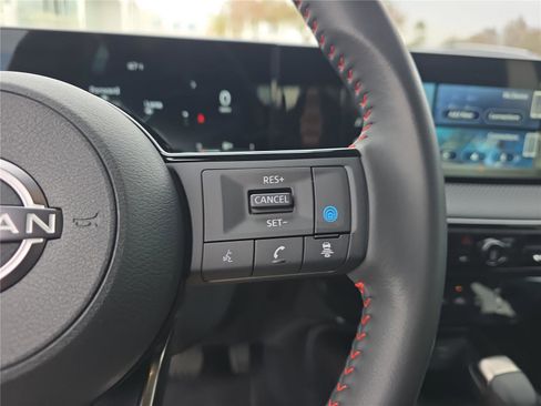 Used 2025 Nissan Kicks SR image 22