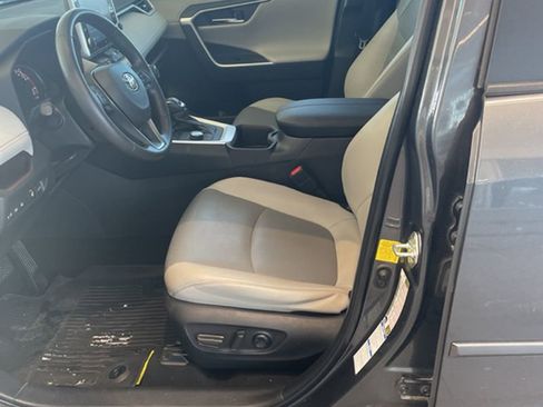 Used 2022 Toyota RAV4 Limited w/ Limited Grade Weather Package image 12