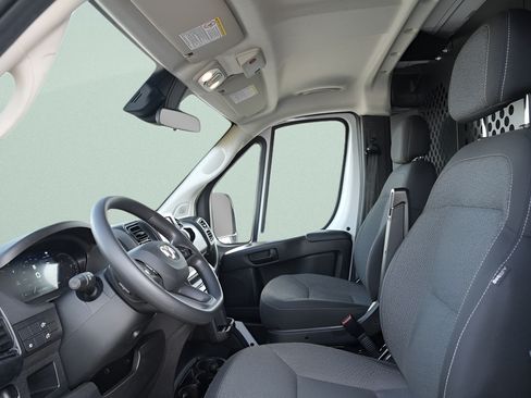 Used 2025 RAM ProMaster 2500 w/ U-Haul Equipment Group FWD image 22