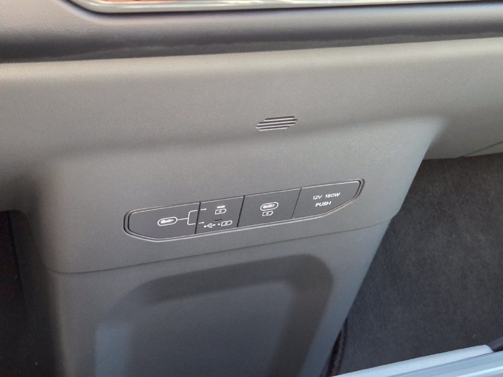 Used 2024 Kia EV9 Land AWD/4WD image 30