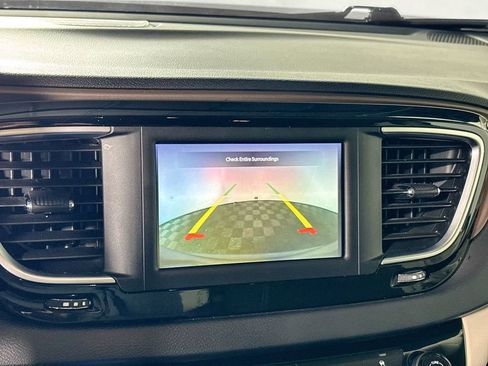Used 2023 Chrysler Voyager LX FWD image 16