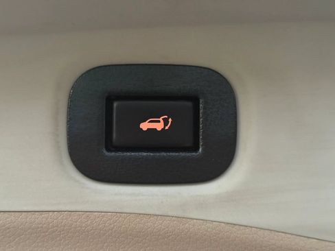 Used 2016 Nissan Rogue SL w/ SL Premium Package FWD image 29