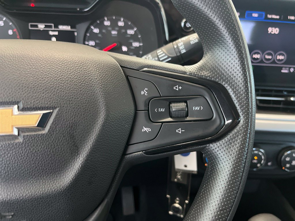 Used 2024 Chevrolet Trax LS w/ LS Convenience Package FWD image 7