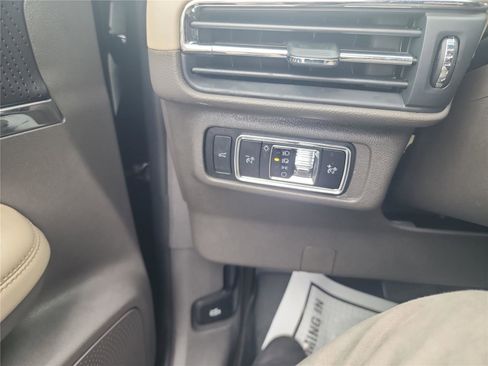 Used 2023 Lincoln Corsair Standard w/ Equipment Group 101A image 30