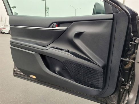 Used 2019 Toyota Camry LE image 25