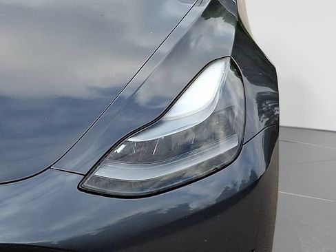 Used 2018 Tesla Model 3 Long Range RWD image 11