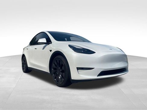 Used 2023 Tesla Model Y Performance image 3