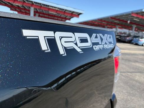 Used 2021 Toyota Tacoma TRD Off-Road w/ Technology Package AWD/4WD image 23