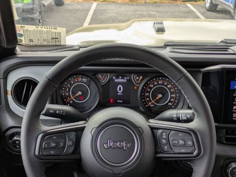 New 2025 Jeep Gladiator Sport AWD/4WD image 19