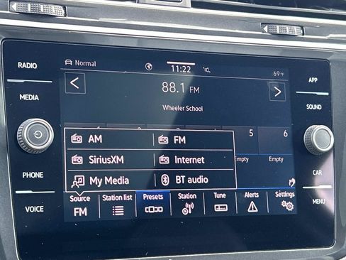 Certified 2024 Volkswagen Tiguan SE R-Line AWD/4WD image 32