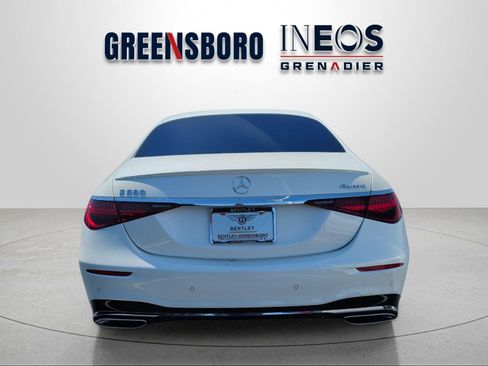 Used 2022 Mercedes-Benz S 580 4MATIC Sedan w/ AMG Line Package image 4