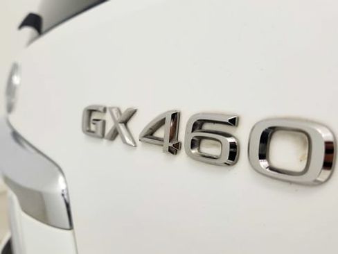 Used 2017 Lexus GX 460 Premium w/ Premium Package AWD/4WD image 31