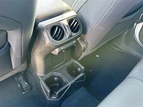 Used 2022 Jeep Gladiator Willys image 25