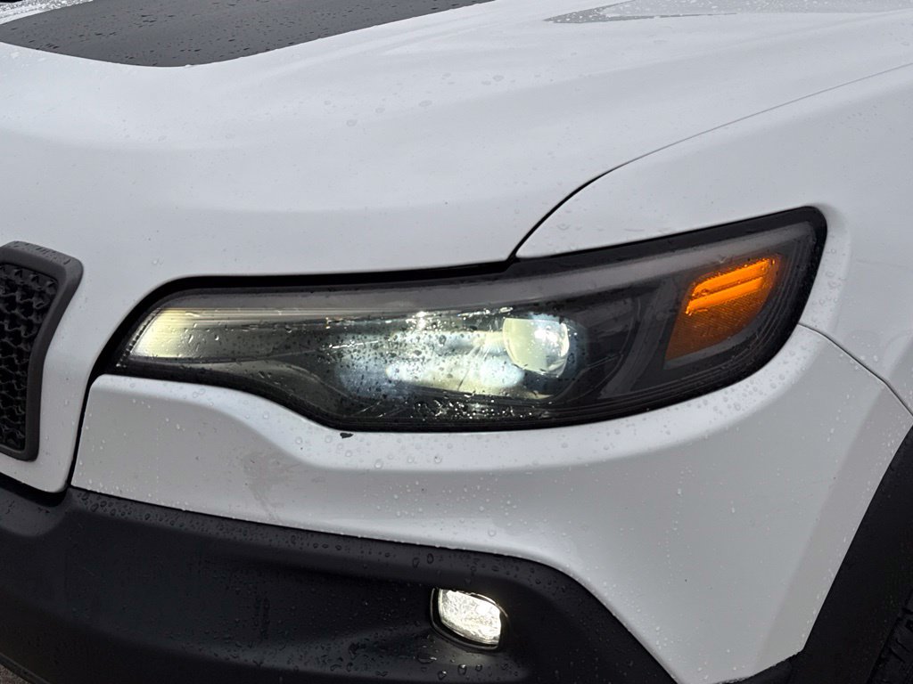 Used 2019 Jeep Cherokee Trailhawk w/ Cold Weather Group AWD/4WD image 22