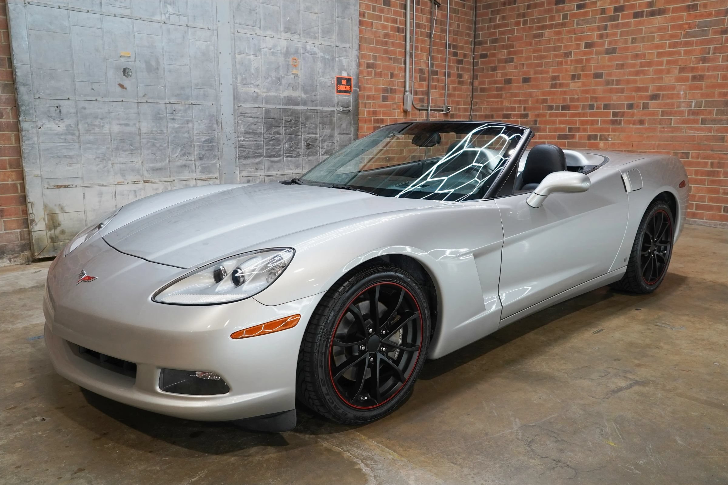 Used 2006 Chevrolet Corvette Coupe w/ Preferred Equipment Group RWD image 34