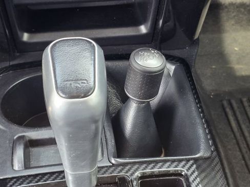 Used 2018 Toyota 4Runner TRD Off-Road Premium image 23