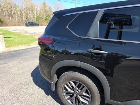 Used 2021 Nissan Rogue S image 28