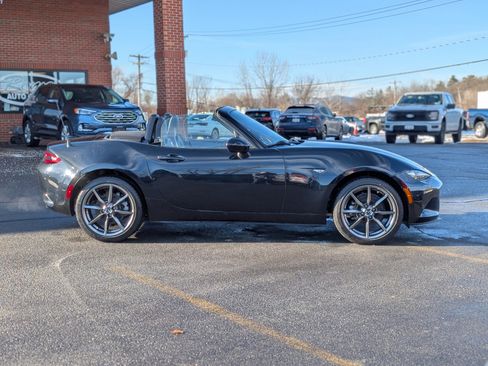 Used 2021 MAZDA MX-5 Miata Grand Touring image 15