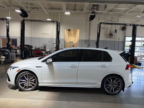 Used 2024 Volkswagen Golf R AWD/4WD image 2