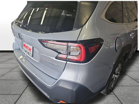 Used 2023 Subaru Outback Premium AWD/4WD image 33