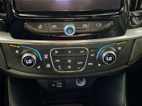 Used 2023 Chevrolet Traverse Premier w/ Redline Edition AWD/4WD image 19