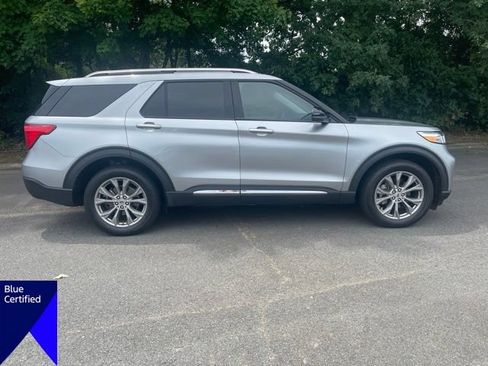 Used 2022 Ford Explorer Limited w/ Equipment Group 301A AWD/4WD image 6