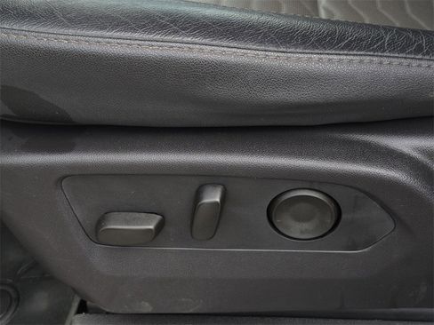 Used 2024 Chevrolet Silverado 1500 ZR2 w/ Technology Package image 34