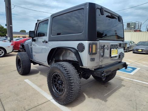 Used 2016 Jeep Wrangler Sport AWD/4WD image 6
