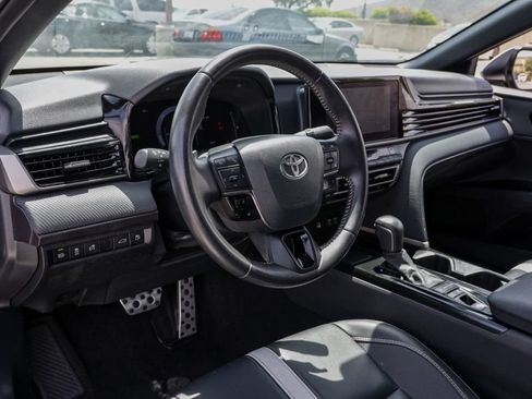 Used 2025 Toyota Camry SE FWD image 17