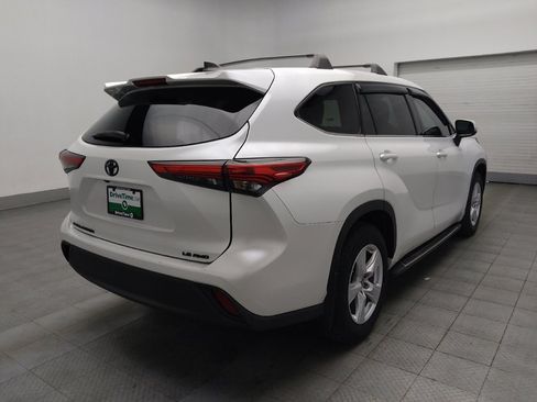 Used 2022 Toyota Highlander LE image 9