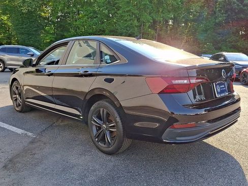 Certified 2023 Volkswagen Jetta SE w/ Panoramic Sunroof Package FWD image 7