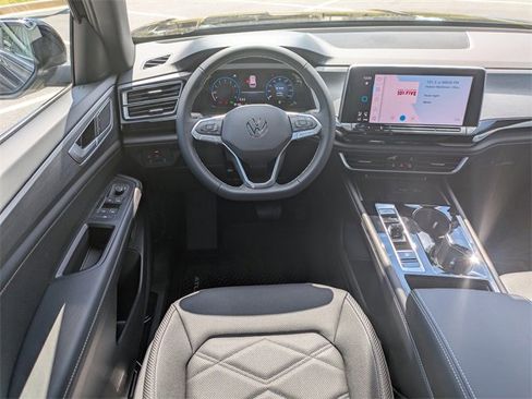 Used 2026 Volkswagen Atlas Cross Sport SE image 17