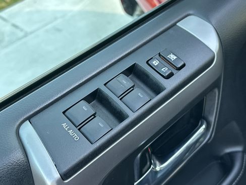 Used 2018 Toyota 4Runner SR5 Premium image 15