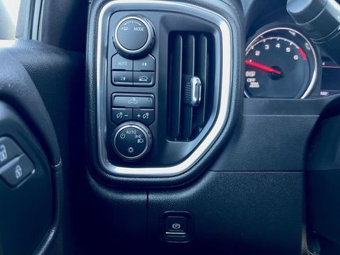 Used 2022 Chevrolet Silverado 1500 LT AWD/4WD image 18