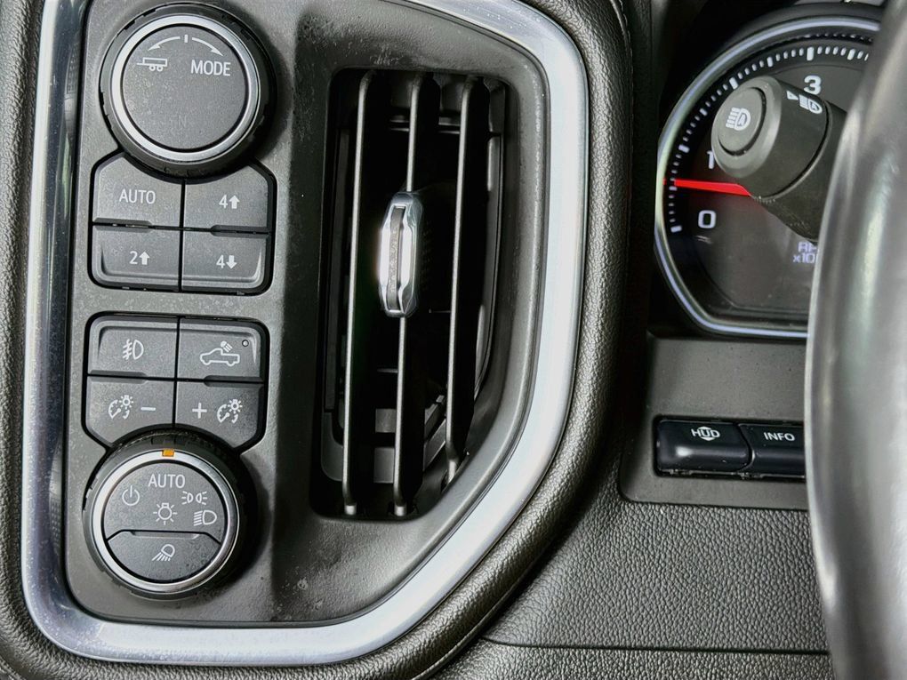 Used 2023 Chevrolet Silverado 2500 High Country w/ LPO, Dark Essentials Package AWD/4WD image 15