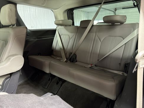 Used 2019 Ford Expedition Limited image 28