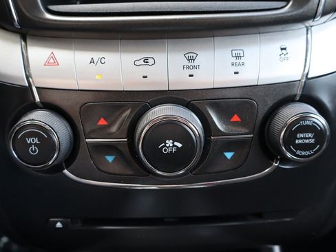 Used 2017 Dodge Journey SE w/ Flexible Seating Group image 37