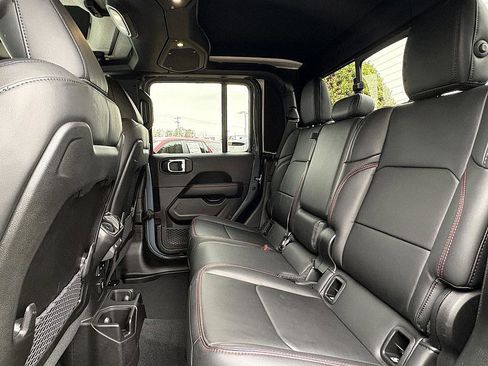 Used 2025 Jeep Gladiator Rubicon image 10