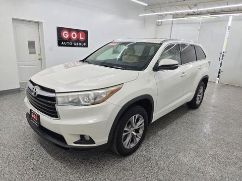 Used 2015 Toyota Highlander XLE FWD image 3
