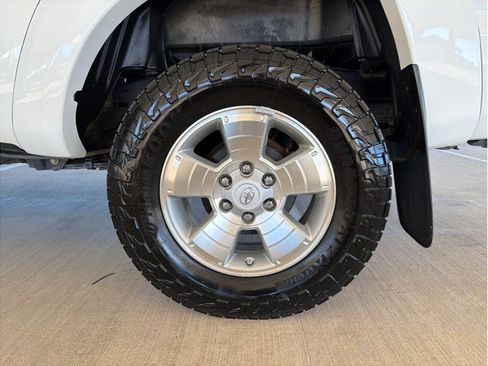 Used 2010 Toyota Tacoma 4x4 Access Cab V6 image 24