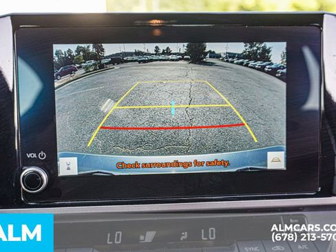 Used 2025 Toyota Camry SE image 36